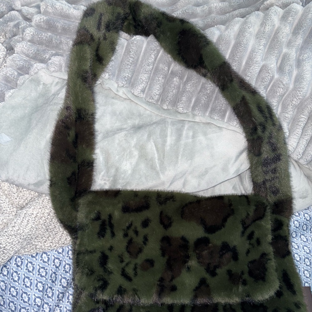 Leopard Print Faux Fur Shoulder Bag